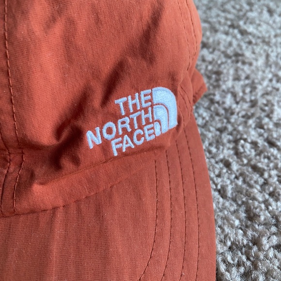 Reversible The North Face Hat - adjustable - Picture 4 of 5